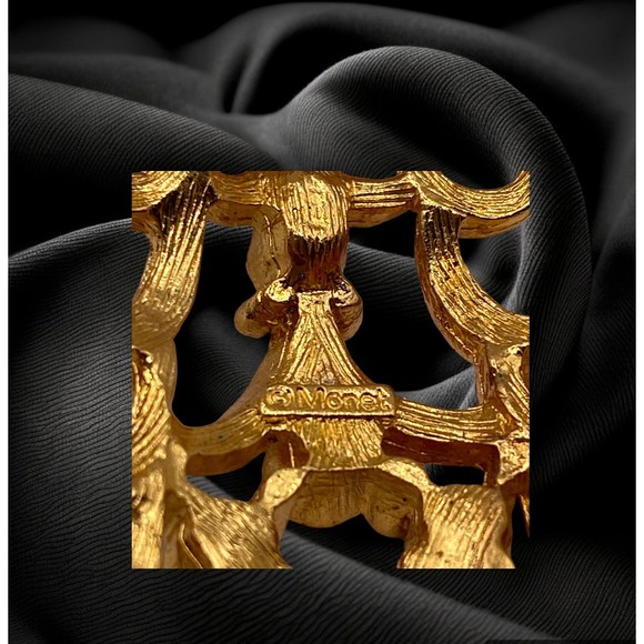 Monet Christmas Tree Pin Brooch Rhinestone Brushed Gold Signed Vintage - Picture 4 of 5